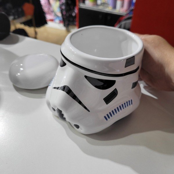 Producto - TAZA DE CERAMICA CON FORMA CON TAPA TROOPER STAR WARS - 1