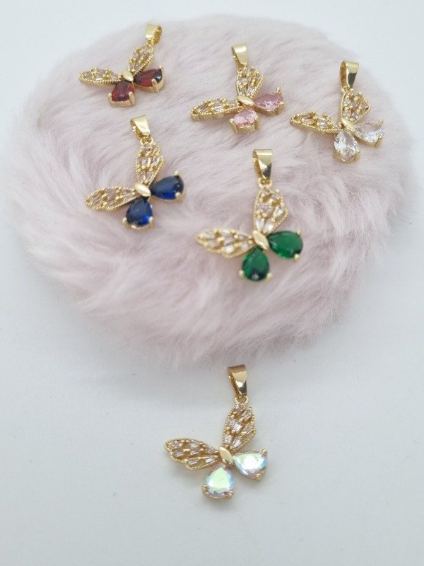 Producto - Dije acero dorado mariposa gema y strass cubic
