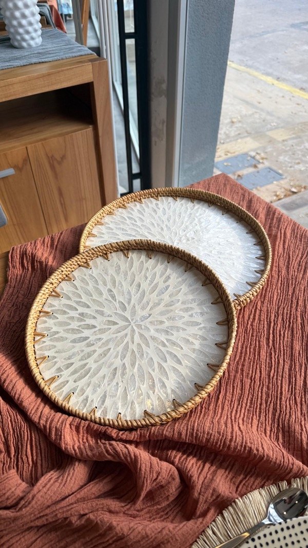 Producto - Bandeja circular nácar pétalo 35cm