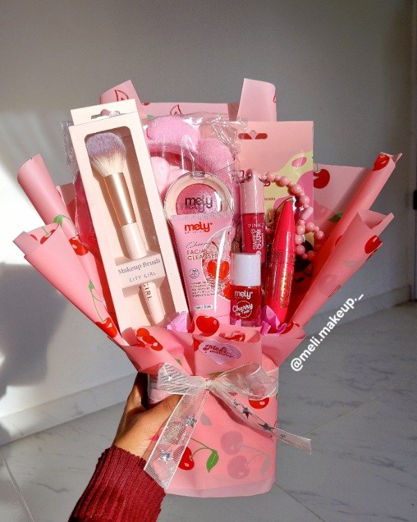 Producto - Ramo de Maquillaje Cherry