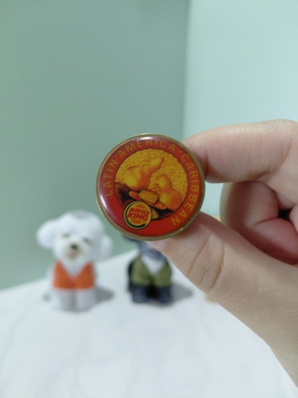 Producto - Pin metalizado - Latin América Caribbean "Burger King" de colección #3141