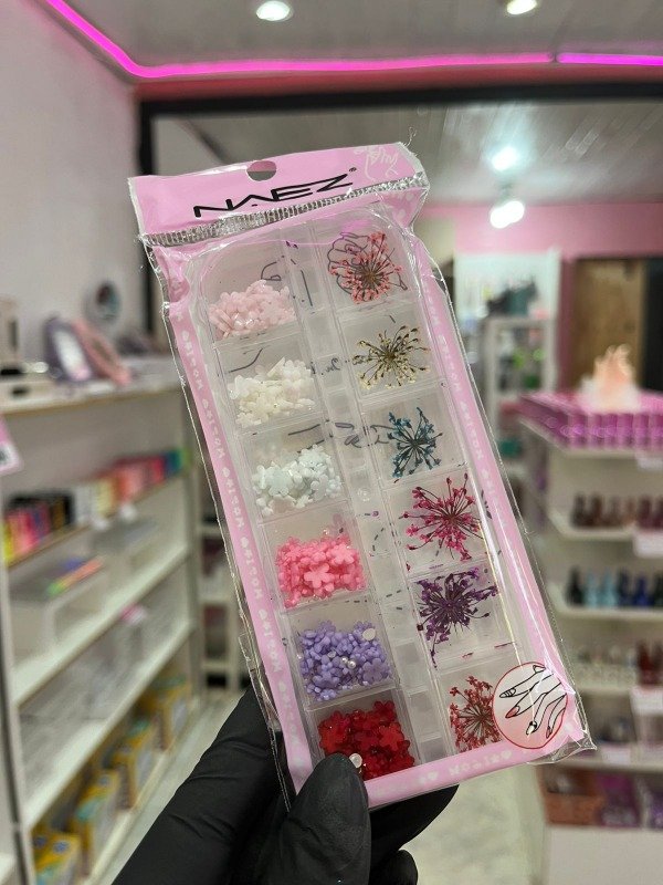 Producto - Apliques de flores y flor seca Naez
