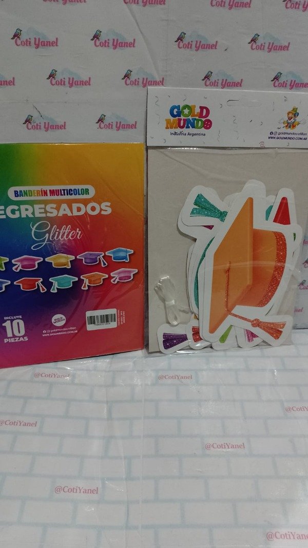 Producto - Banderin gorro egresados multicolor