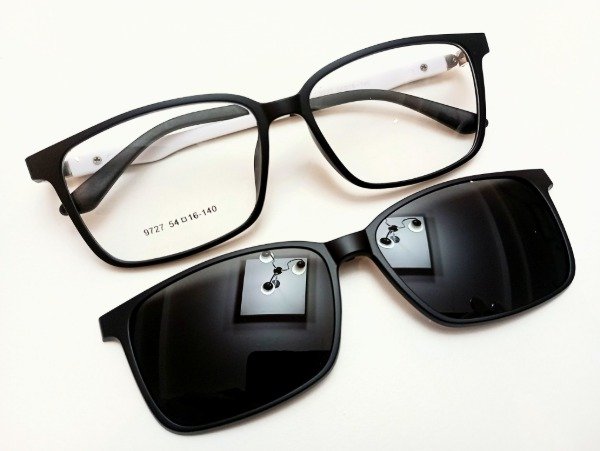 Producto - CLIP 9727 NEGRO CON BLANCO