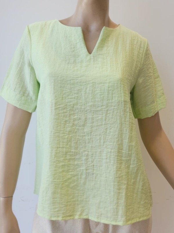 Producto - Remera Cuello V Chico Lino Soft (Art. 6051)