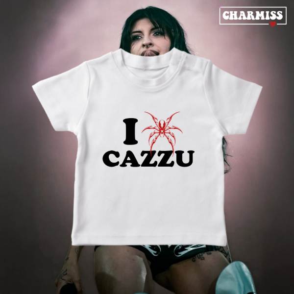 Producto - Baby tee- I love cazzu "araña"