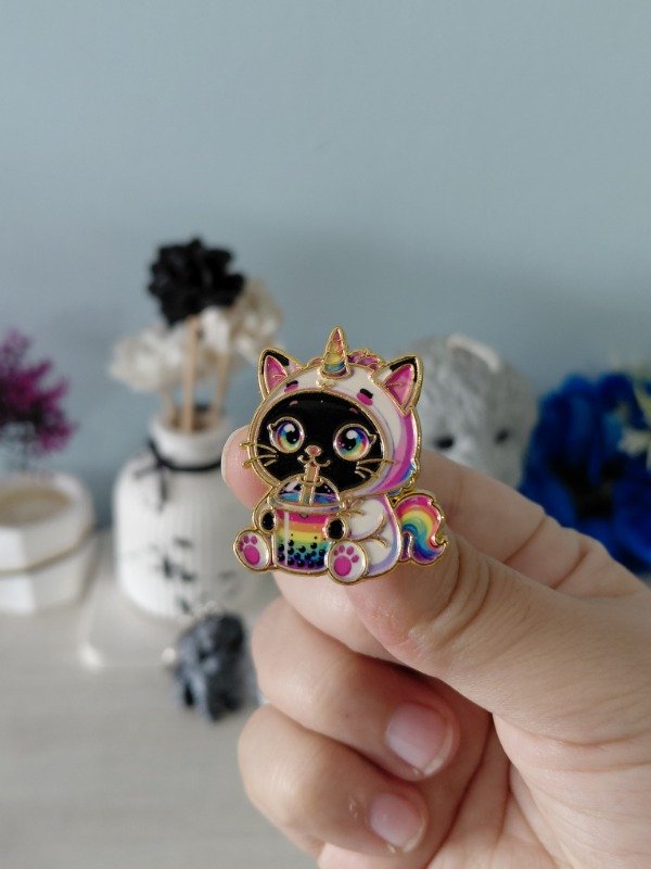 Producto - Pin metalizado - Michi arcoíris #2443