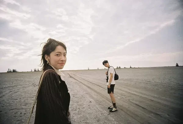 Producto - Cámara  Reto Ultra Wide Slim INCLUYE ROLLO FUJI  200 - 1