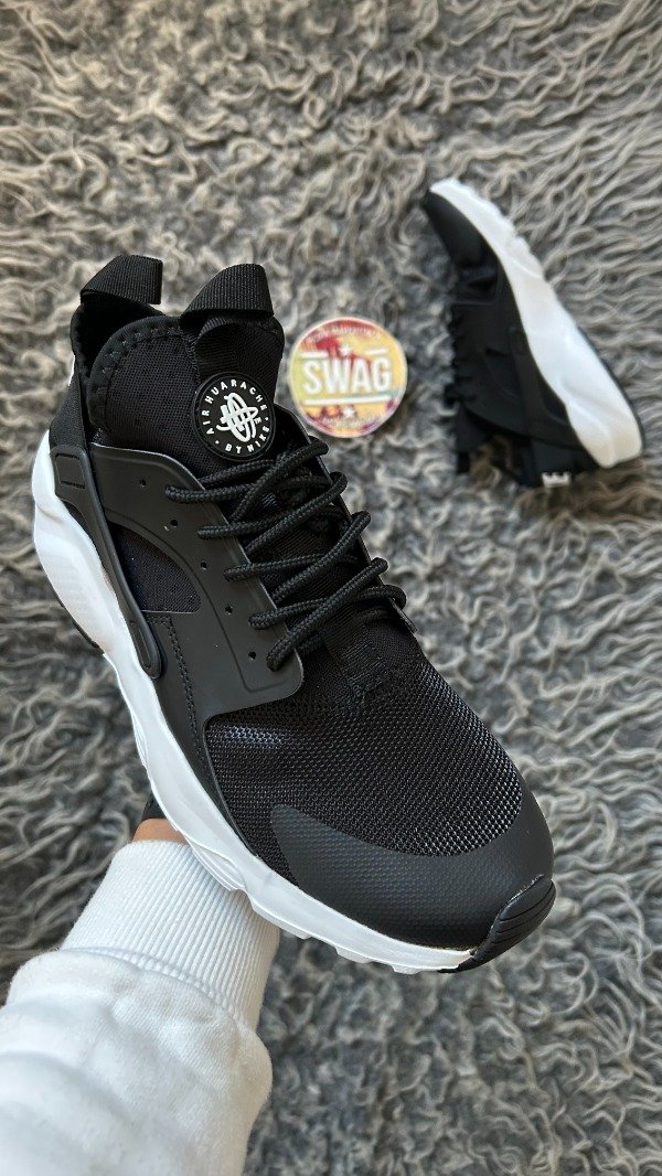 Producto - AIR HUARACHE WHITE BLACK - 1
