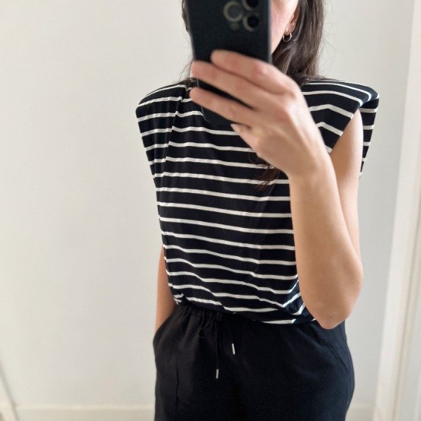 Producto - REMERA PILAR - Negra con blanco