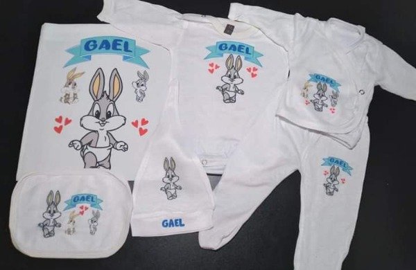 Producto - BATA PANTALON GORRO BODY BABITA BOLSITA