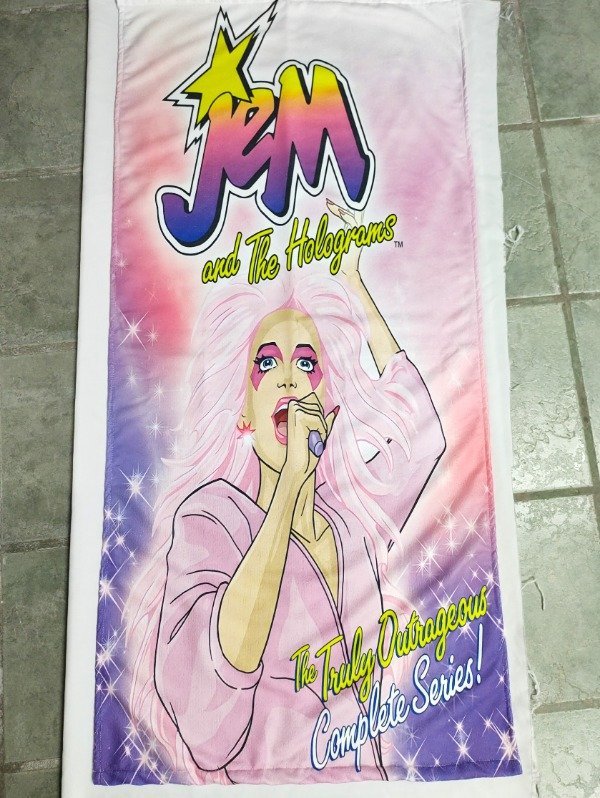 Producto - Toallon Jem and The Holograms