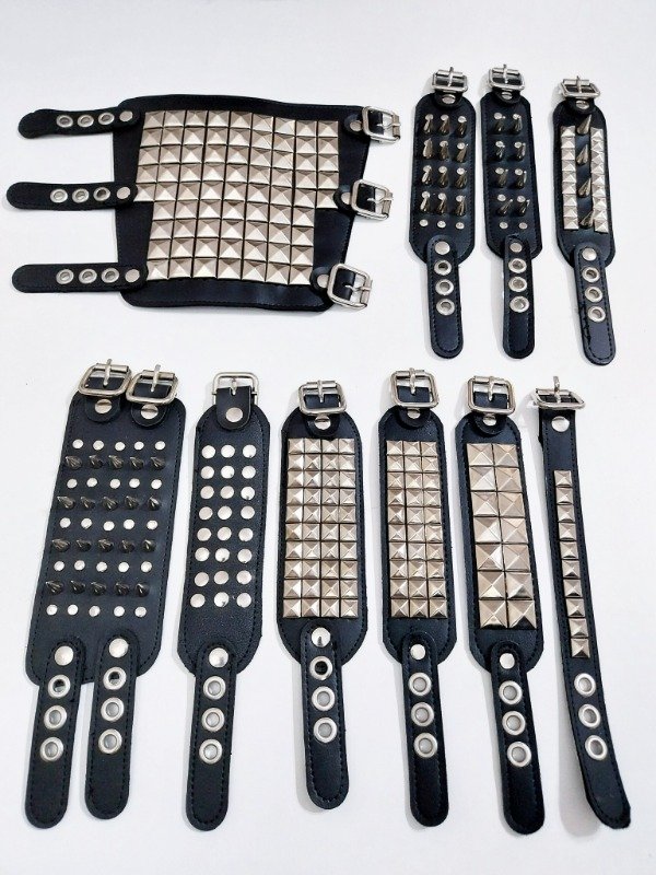 Producto - Muñequeras de tachas y púas