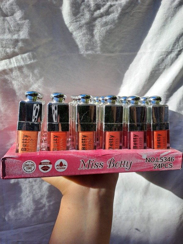 Producto - Gloss con color packaging DIOR
