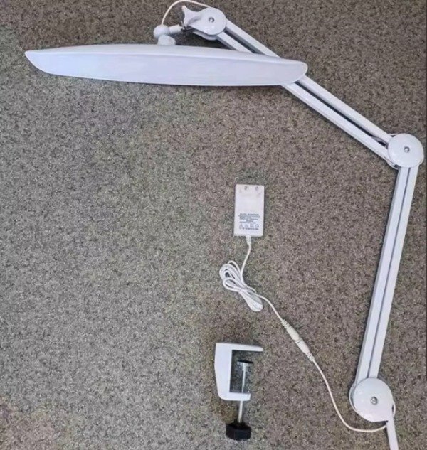 Producto - LAMPARA LED CON GANCHO DE MESA - 1