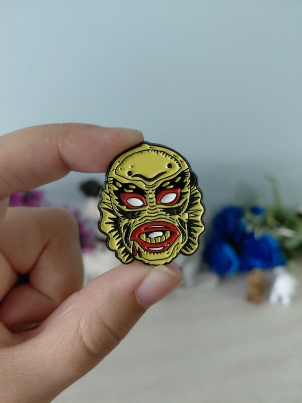 Producto - Pin metalizado - El monstruo de la laguna negra #1788