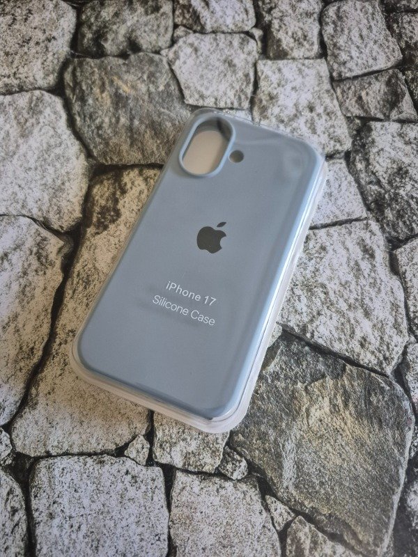 Producto - Funda silicone case logo Iphone 17 celeste grisáceo