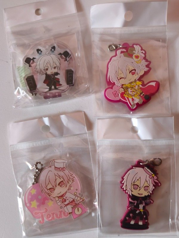 Producto - Idolish7 llaveros 2