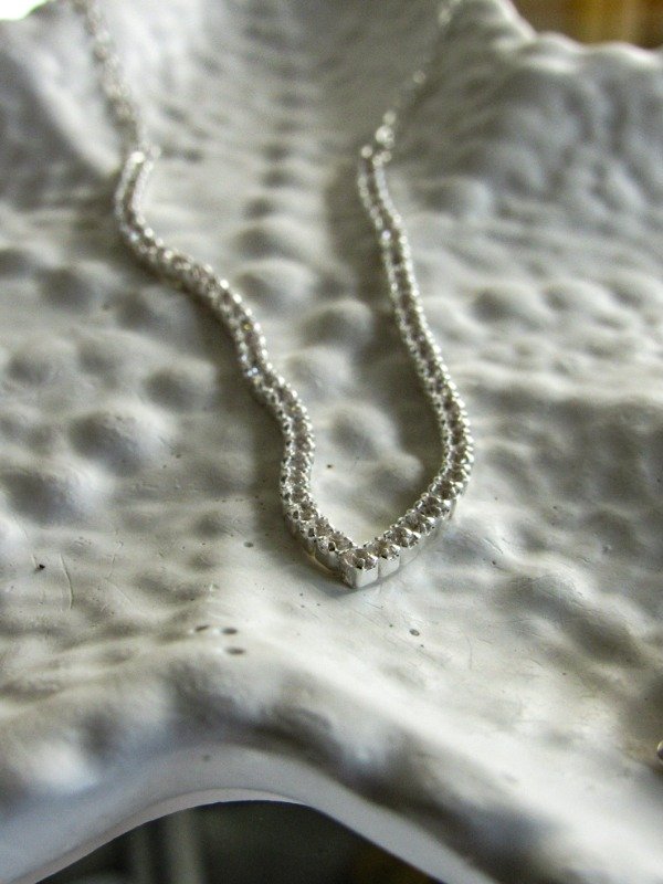 Producto - Collar Rígido con Brillos