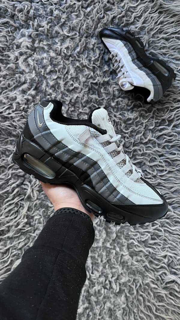 Producto - AIR MAX 95 TRIPLE GREY