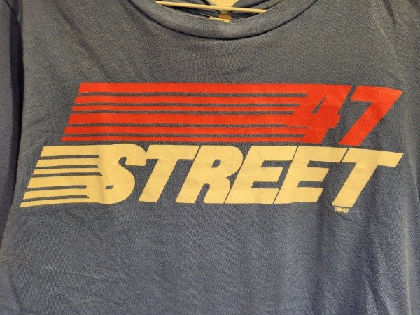 Producto - Remera 47 STREET azul logo blanco y colorado- Talle XS- PRECIO: 14x - 1
