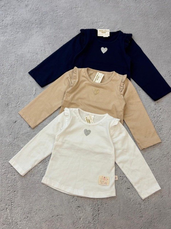 Producto - Camiseta basica lisa con corazoncito beba