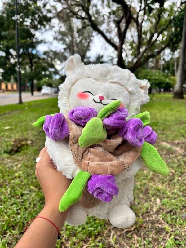 Producto - Peluche Corderito con Ramo Morado