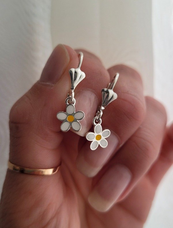 Producto - Par de aros a brisura c/margarita Plata 925