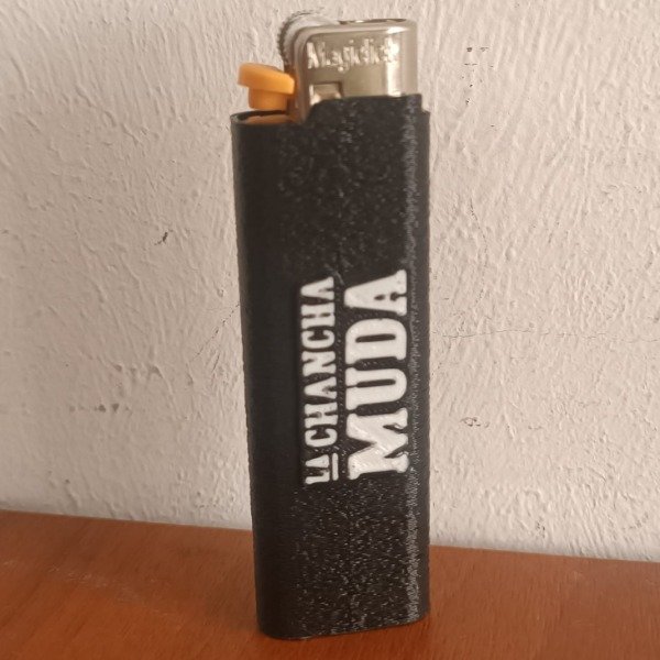 Producto - Funda de encendedor La chancha muda