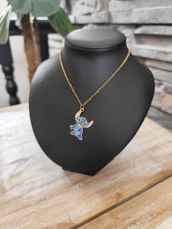 Producto - Collar stich. Dorado.