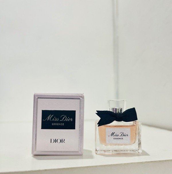 Producto - Minitalla Miss Dior Essence