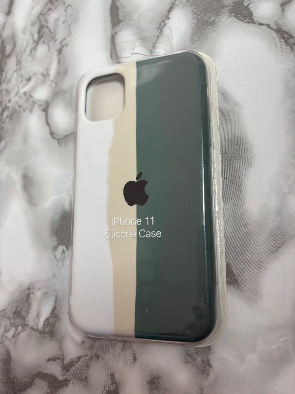 Producto - Silicone case camuflada verde-beige-blanco iph 13 pro