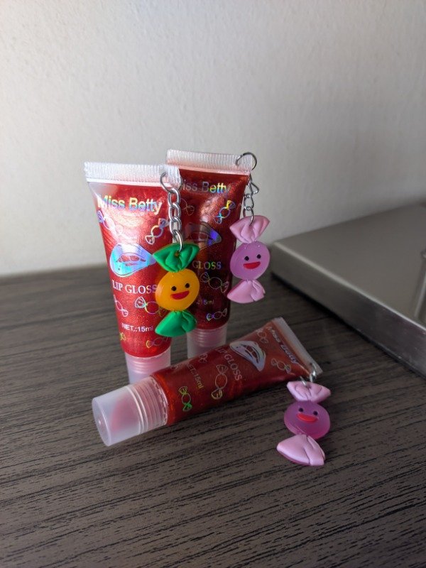Producto - Lip Gloss Miss Betty con llavero
