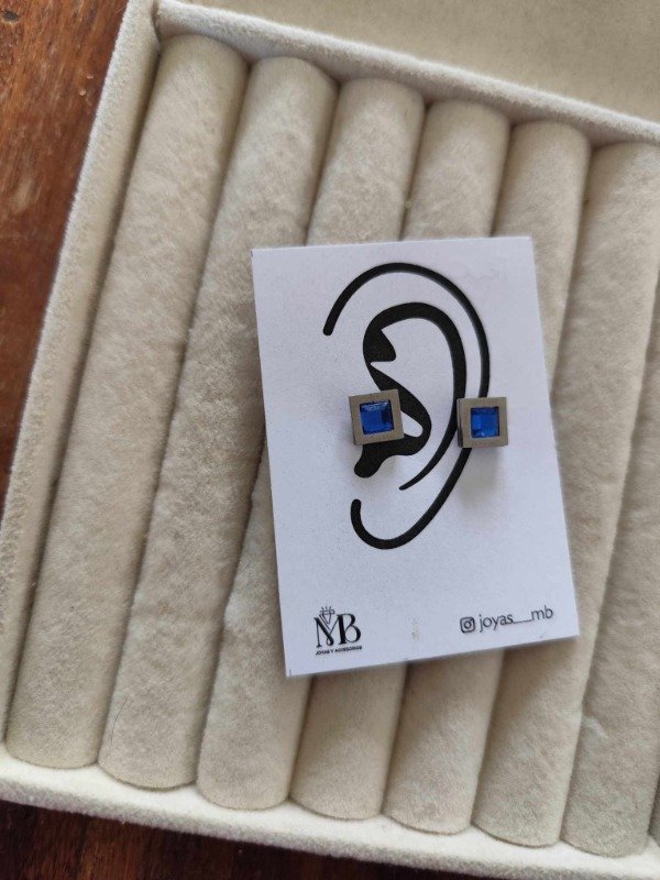 Producto - Aros cuadrados bulgari azul. Tamaño M. Acero quirúrgico.