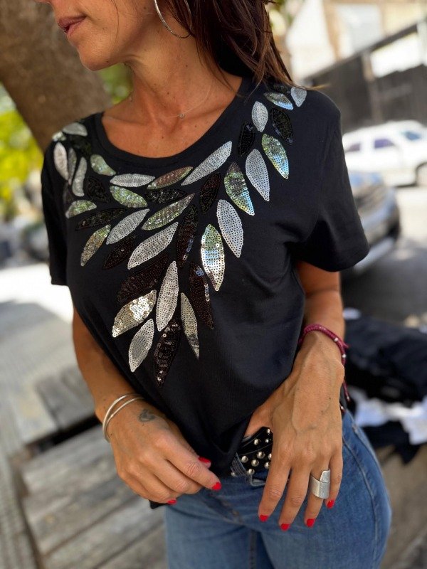 Producto - Remera Laurel Flame