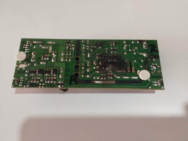 Producto - Placa Fuente Tv Xion Xi-led19 (rota Para Repuestos)