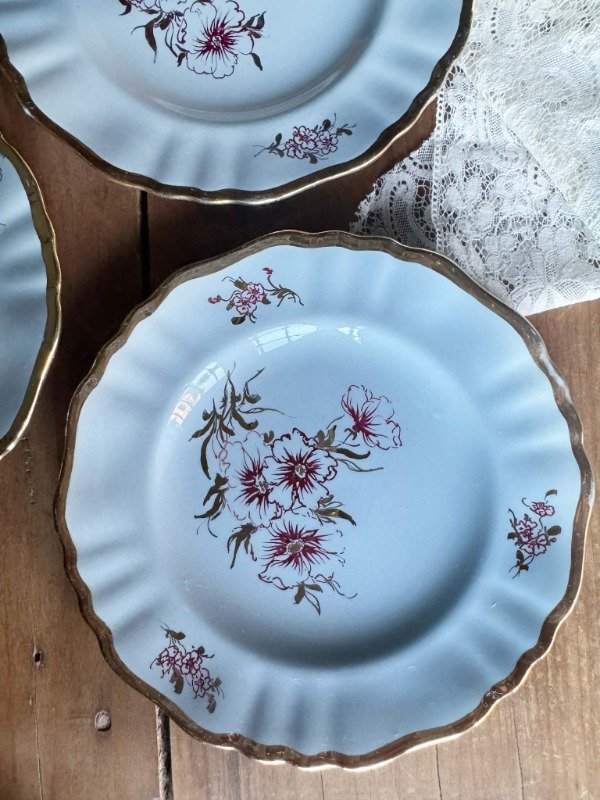 Producto - Plato de masa y 6 platos de postre de loza inglesa Meakin celeste y dodado