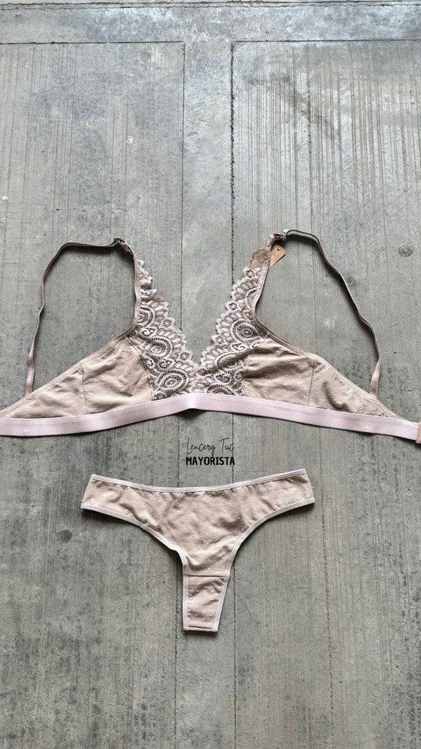 Producto - 906 Cris Latina