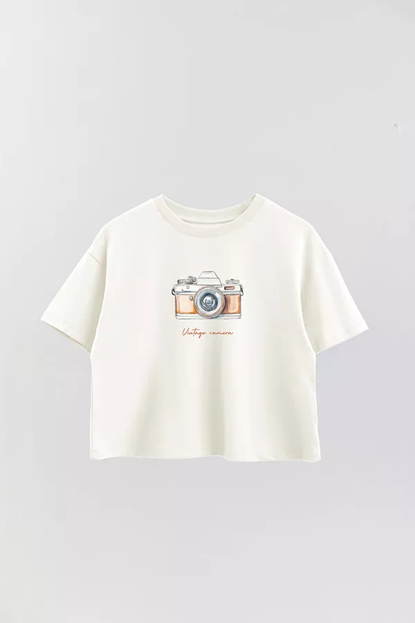 Producto - REMERA CROP ESTAMPADA COASTAL VINTAGE CAMERA Natural