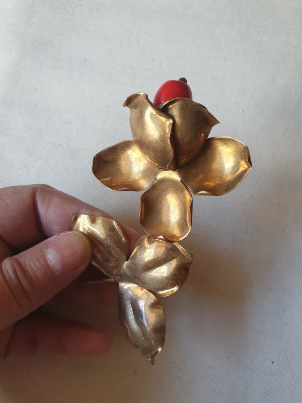 Producto - Broche 40s Jardín de Oro - Rosa con Perla Roja - 2
