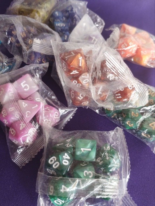 Producto - Sets de Dados Marmolados (Varios motivos)