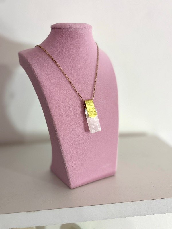Producto - Collar con piedra Selenita