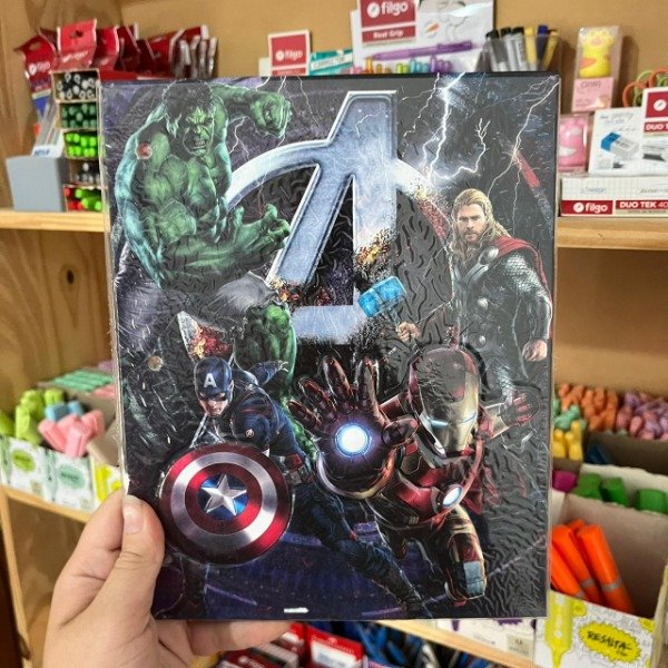 Producto - carpeta n3 de Avengers