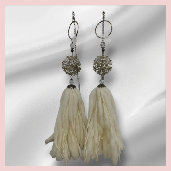 Producto - SUJETA CORTINAS "chapa+borla+cairel"
