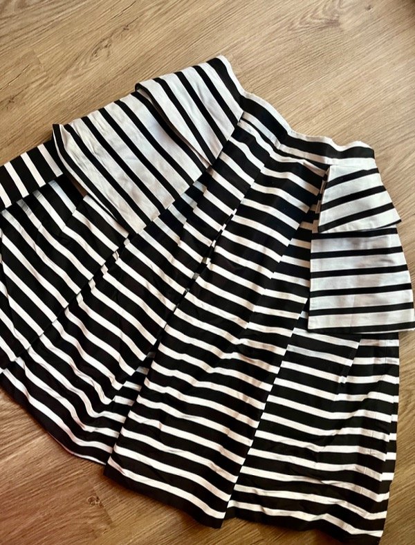Producto - CAROLINA HERRERA FALDA TALLE S