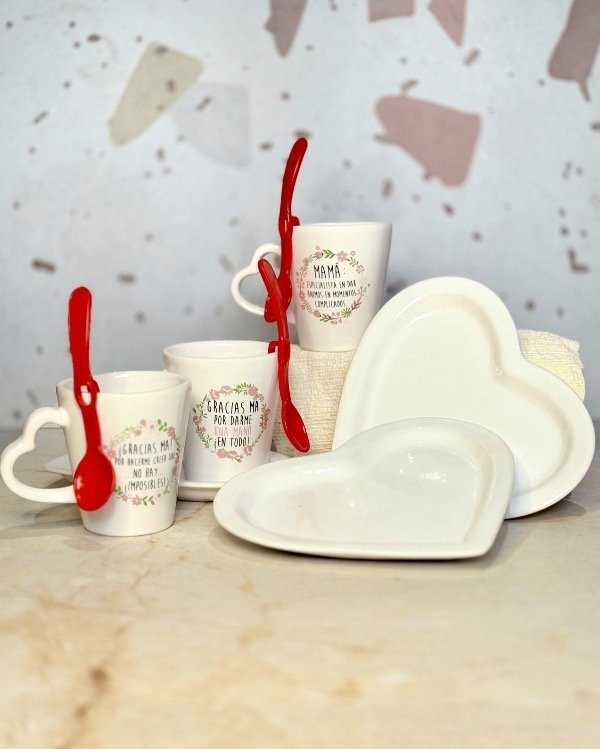 Producto - Minikit N15 "Mama Floral" - 3 Cónica c/asa Corazón + 3 Band. Corazón + 3 Cuch.