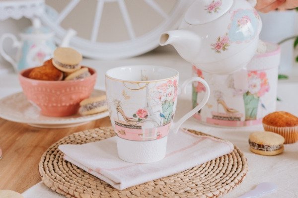 Producto - Mug porcelana +  Caja de regalo. Fores Torre Eiffel