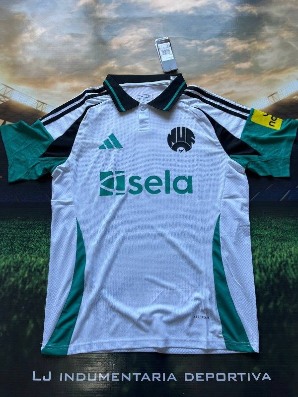 Producto - Newcastle 3ra 24/25 Version hincha