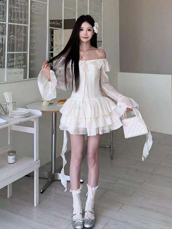 Producto - Vestido corto blanco al hombro con volado