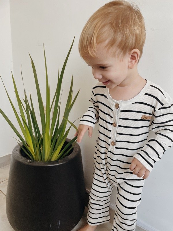 Producto - Enterito rayado blanco